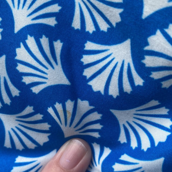 Mini Boden Shell Swim Trunks - Picture 5 of 6